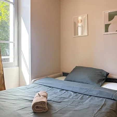 Le Jaures, L'elegance Doree