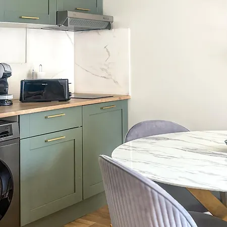 Le Jaures, L'elegance Doree Apartamento